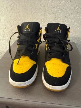 Nike Black and Yellow Air Jordan 1 Mid Sneakers
